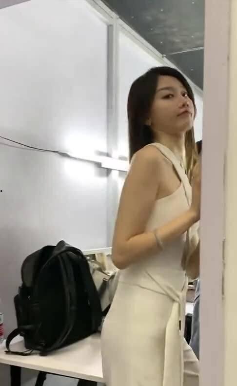 模特苏宁视频被爆料,揭秘背后真相与影响  第2张