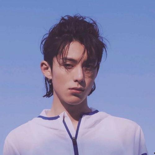 王鹤棣素人朋友爆料视频,揭秘明星私下生活点滴