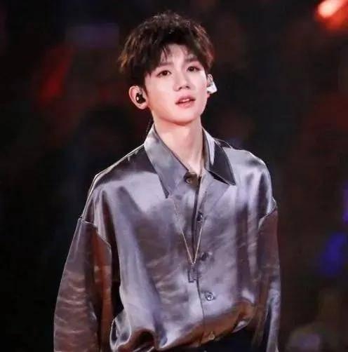 王大锤爆料王源视频大全,王大锤独家爆料，带你领略偶像魅力