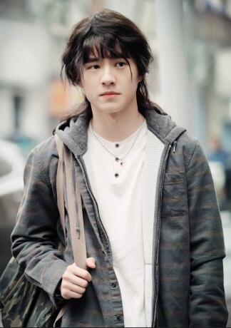 刘昊然是谁爆料的啊视频,是谁爆料的“啊视频”背后的故事  第2张