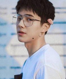 刘昊然是谁爆料的啊视频,是谁爆料的“啊视频”背后的故事  第3张