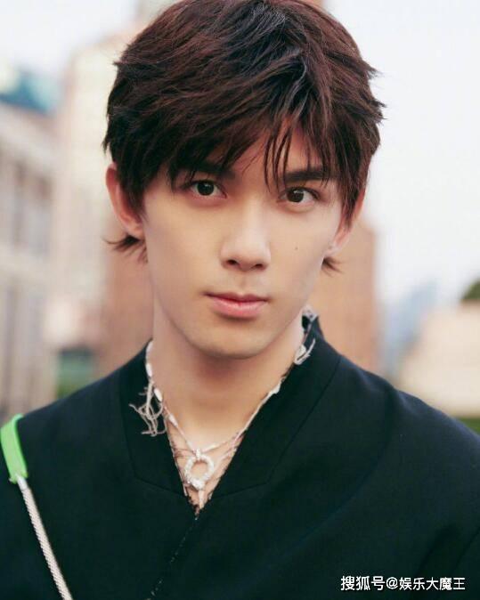 吴磊老师爆料视频在线观看,揭秘幕后的精彩瞬间  第3张