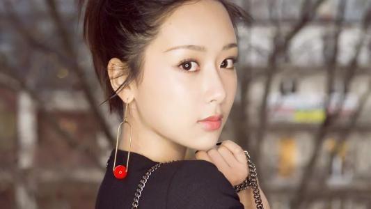 娱乐吃瓜佛系女友百度云,揭秘网络红人的佛系生活态度  第3张