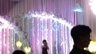 潍坊婚礼主持新闻爆料视频,浪漫婚礼现场突发意外，主持人临危不乱化解危机  第2张